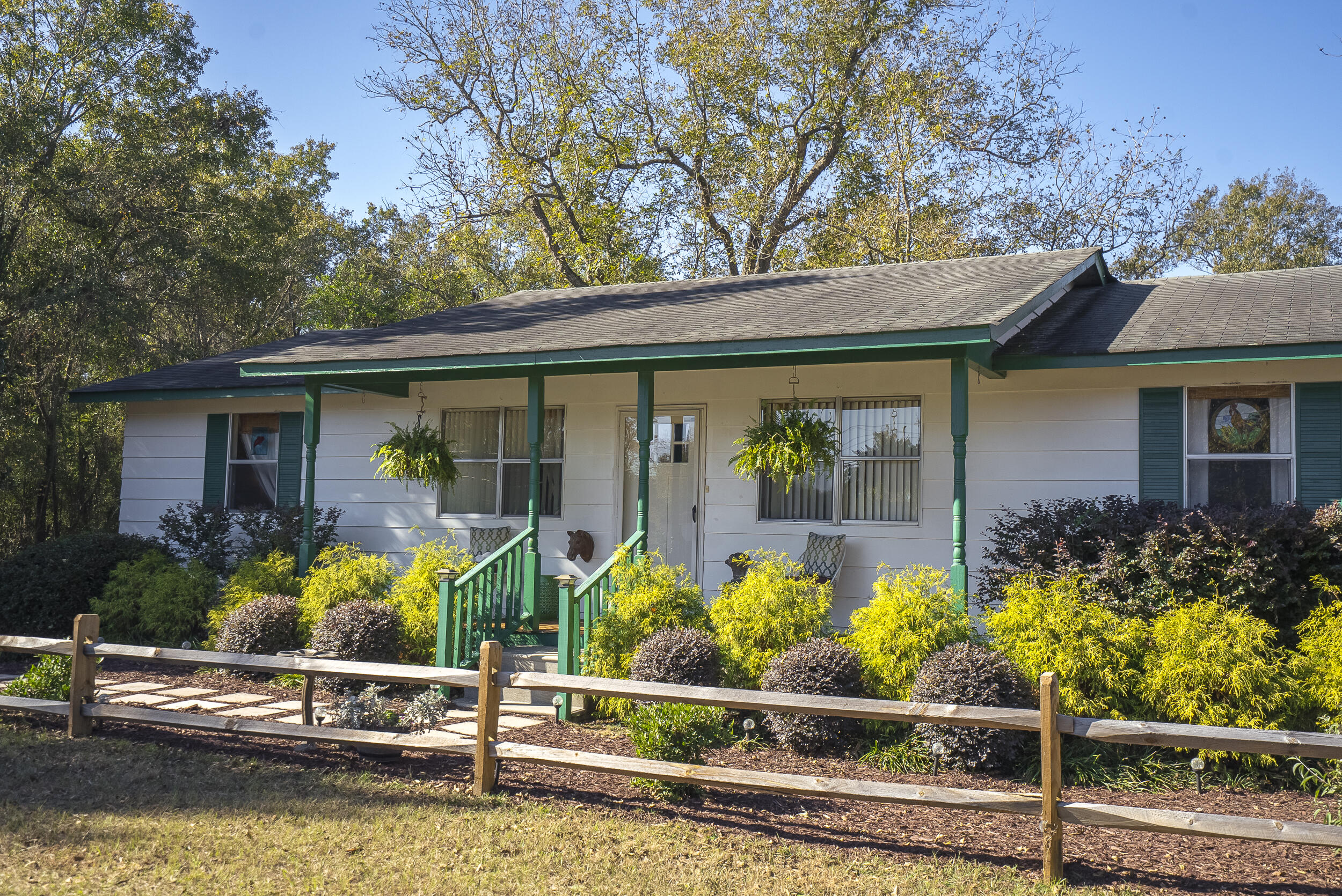 1225 Davis Bridge Road