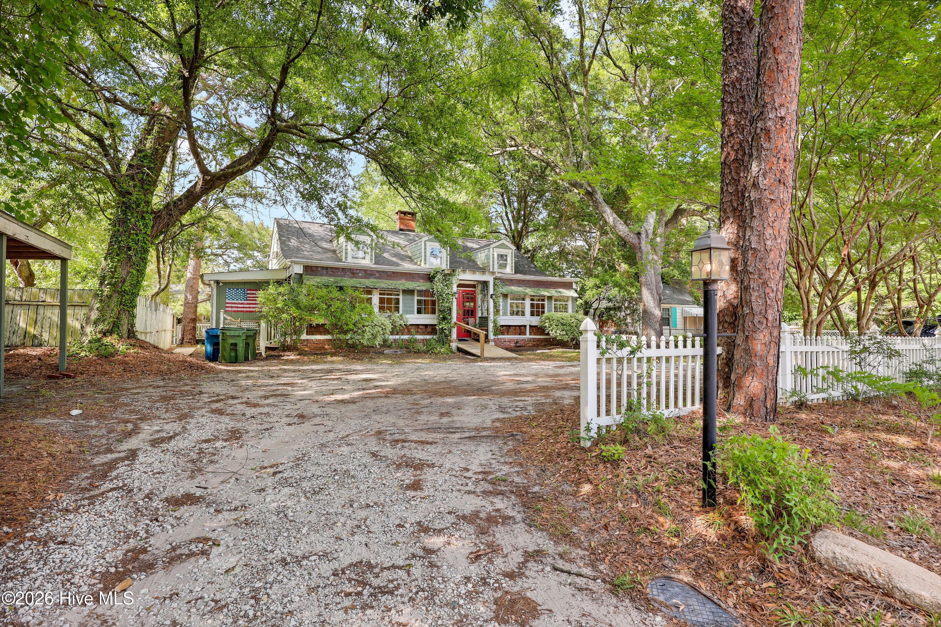 4911 Oleander Drive