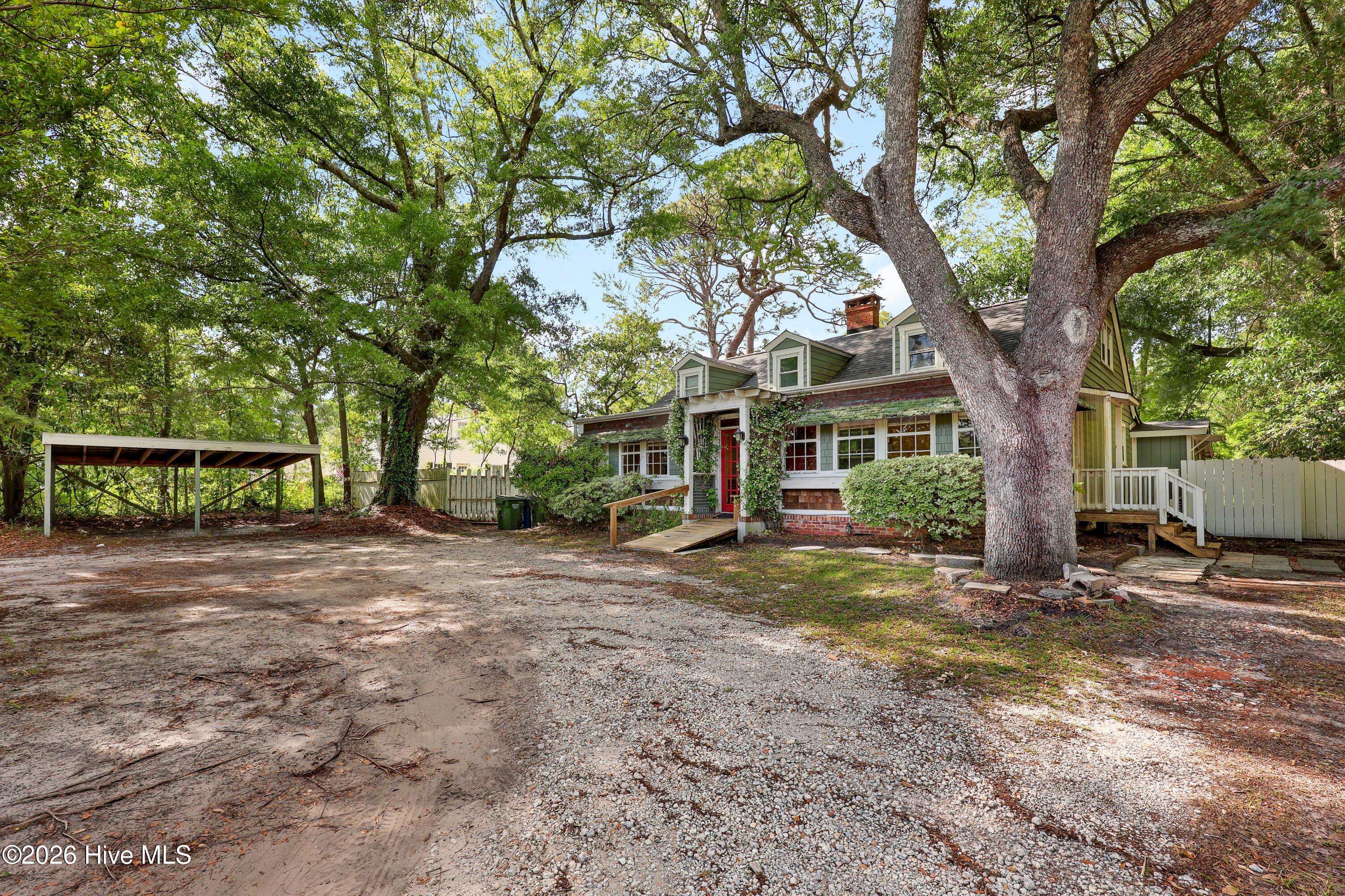 4911 Oleander Drive