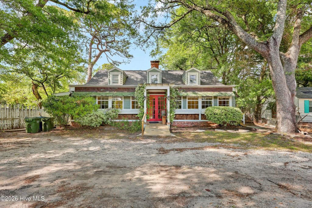 Photo of 4911 Oleander Drive, Wilmington, NC 28403 (MLS # 100574328)