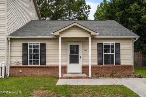 Photo of 1087 W Pueblo Drive, Jacksonville, NC 28546 (MLS # 100601590)