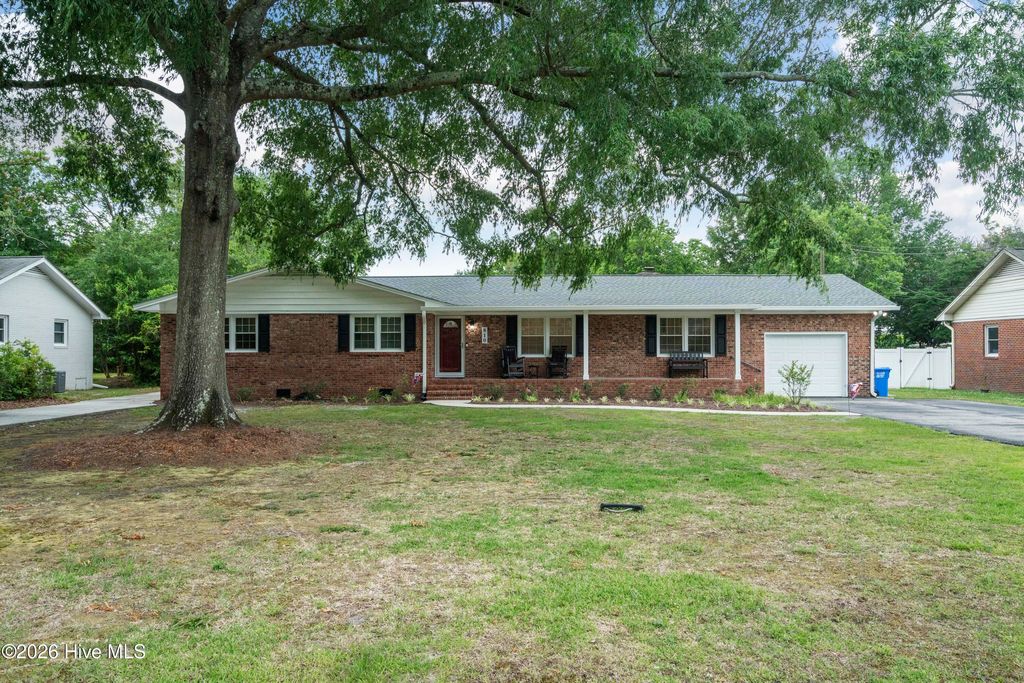 Photo of 810 Bragg Drive, Wilmington, NC 28409 (MLS # 100576662)
