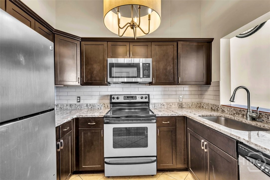 105 Whitaker Street 302