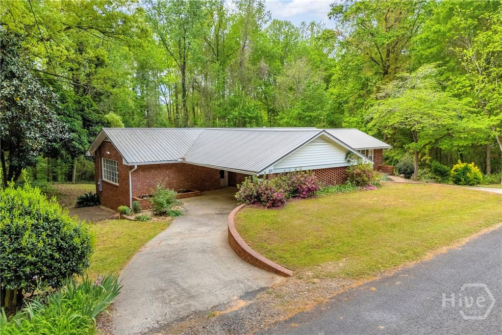 Photo of 231 Honeysuckle Drive, Commerce, GA 30529 (MLS # CL353932)