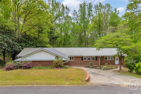 Photo of 231 Honeysuckle Drive, Commerce, GA 30529 (MLS # CL353932)