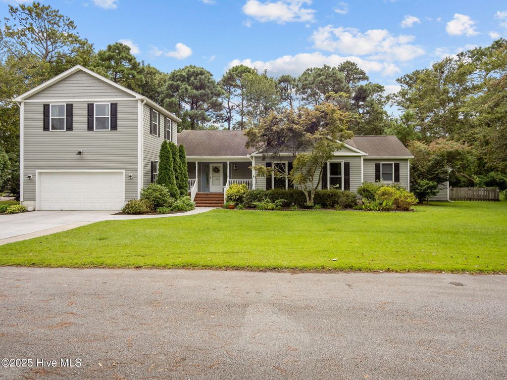 Photo of 113 Fairway Dr W Drive W, Morehead City, NC 28557 (MLS # 100526880)