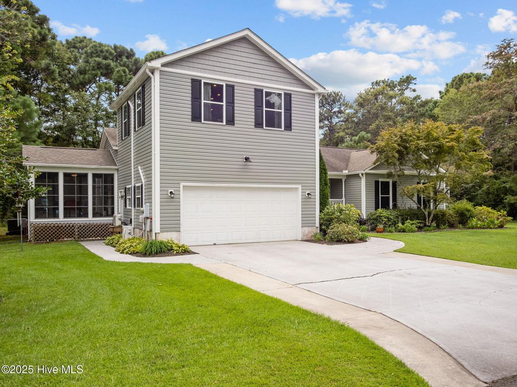 Photo of 113 Fairway Dr W Drive W, Morehead City, NC 28557 (MLS # 100526880)