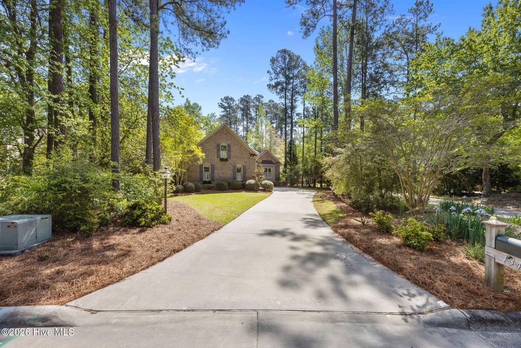 Photo of 134 Saint Andrews Circle, New Bern, NC 28562 (MLS # 100567173)