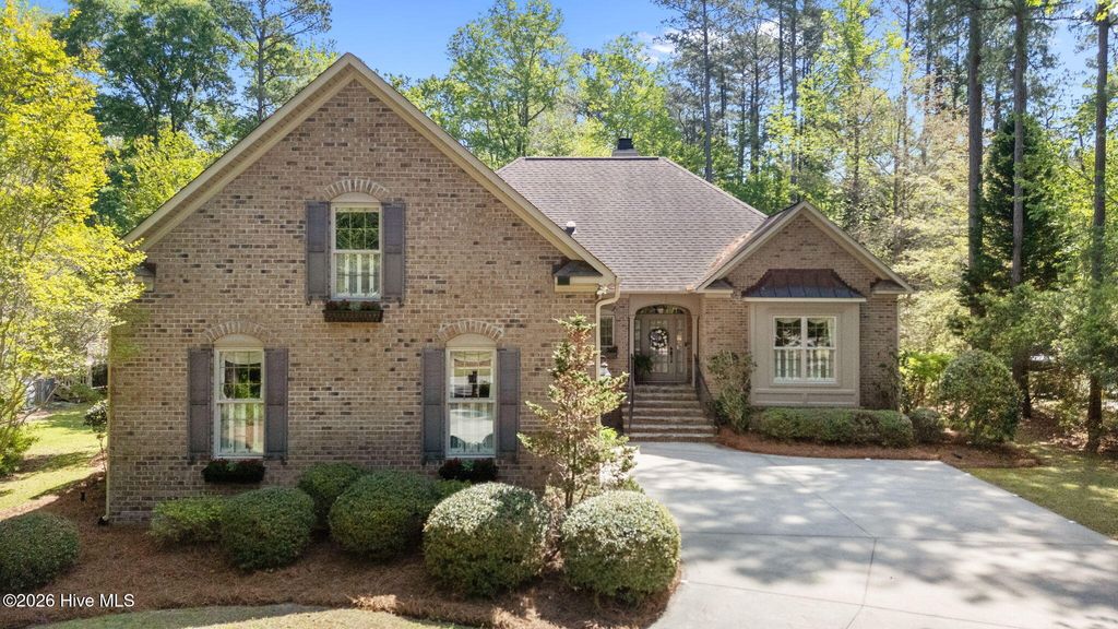 Photo of 134 Saint Andrews Circle, New Bern, NC 28562 (MLS # 100567173)