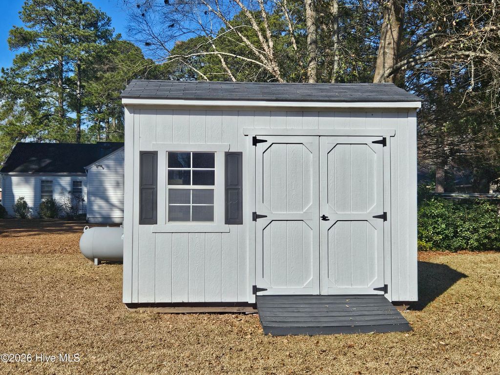 Photo of 417 E Powell Street, Clinton, NC 28328 (MLS # 100550850)