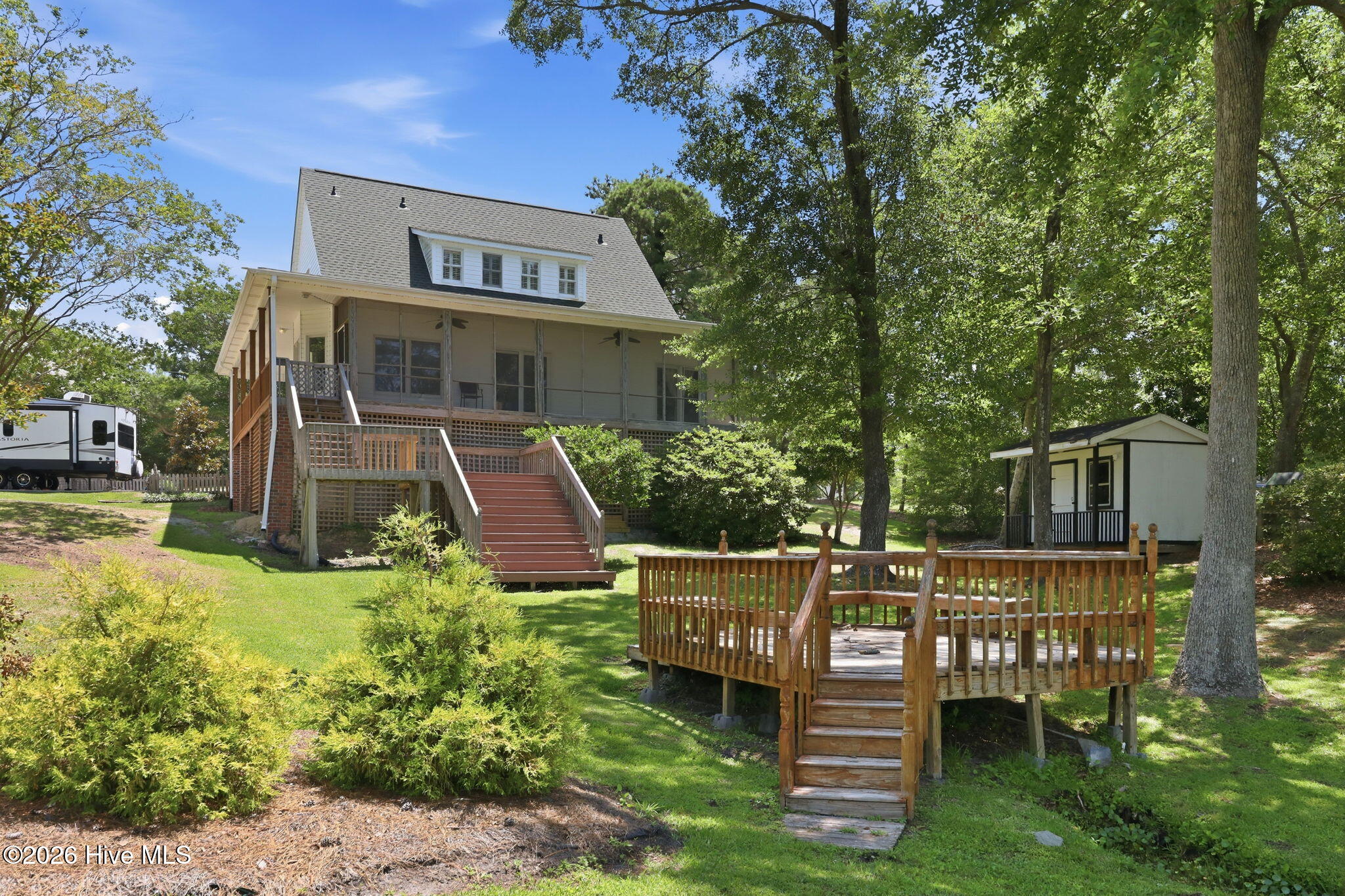 3 Creekside Woods Drive