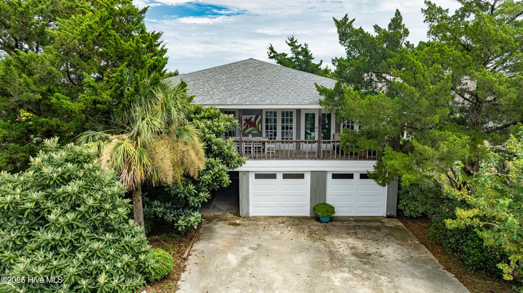 Photo of 14 Palmetto Drive, Wrightsville Beach, NC 28480 (MLS # 100524667)