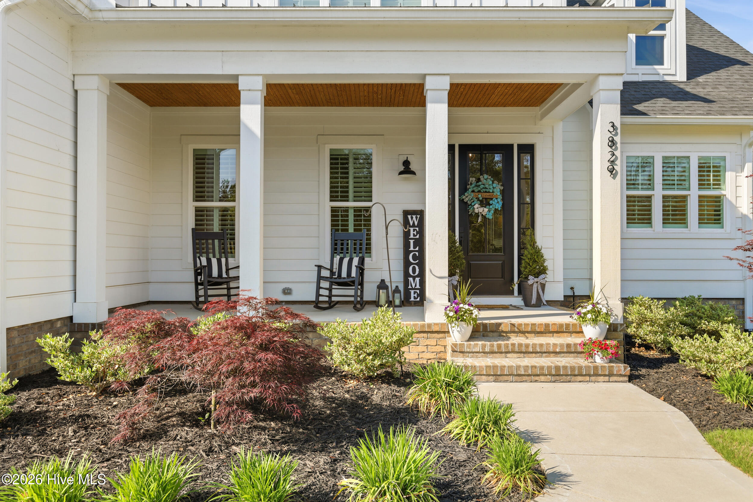 3829 Bay Colony Road NE