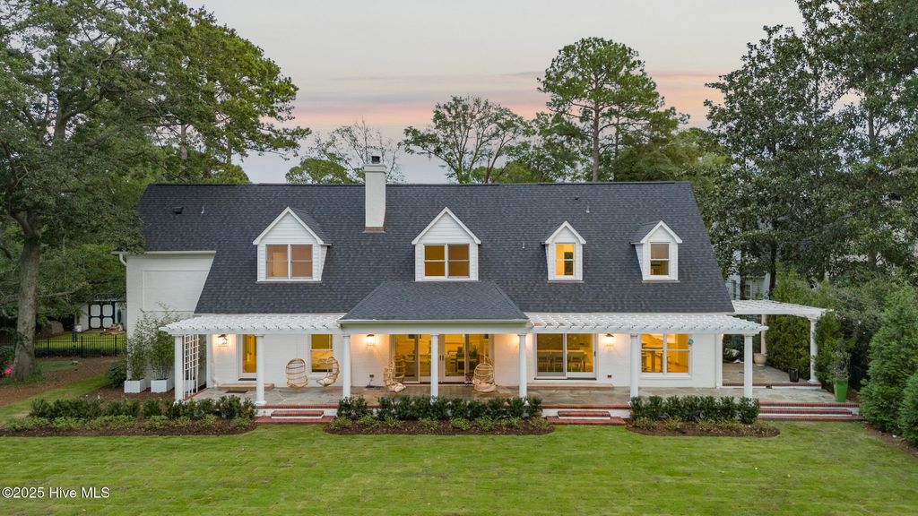 Photo of 1802 S Churchill Drive, Wilmington, NC 28403 (MLS # 100534920)