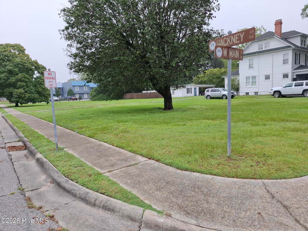 Photo of 1 W Main West Street, Washington, NC 27889 (MLS # 100598520)