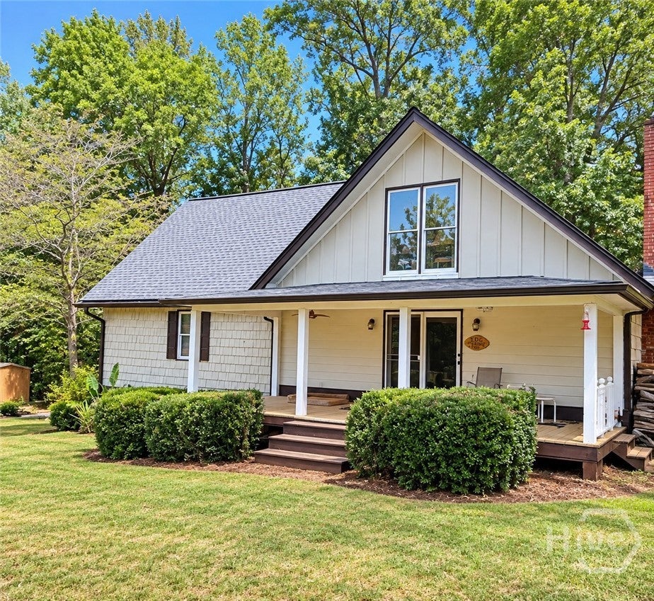 325 Racetrack Road