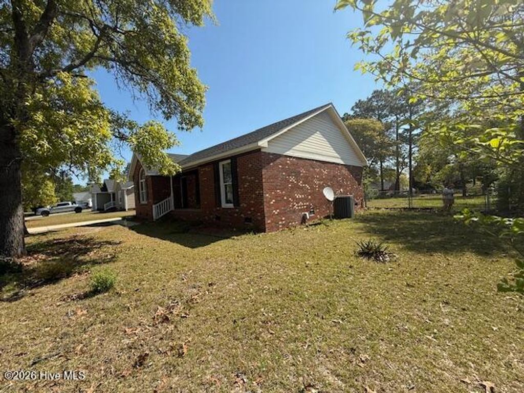 Photo of 162 E Twelve Oaks Road, Raeford, NC 28376 (MLS # 100569851)