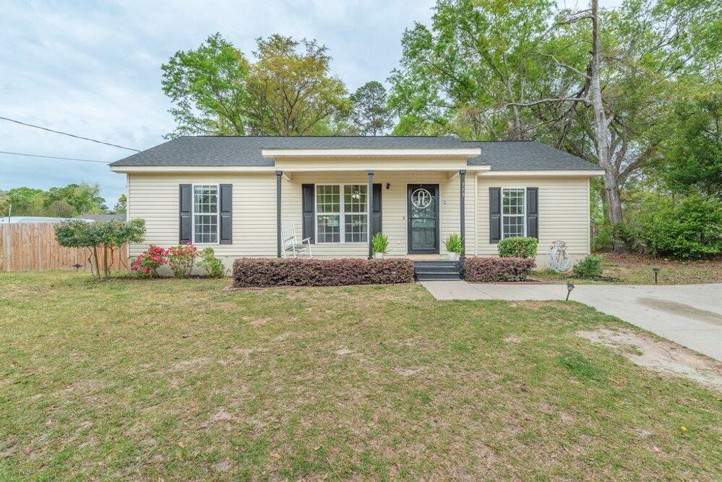 Photo of 319 Twin Lakes Drive, Augusta, GA 30907 (MLS # 554633)