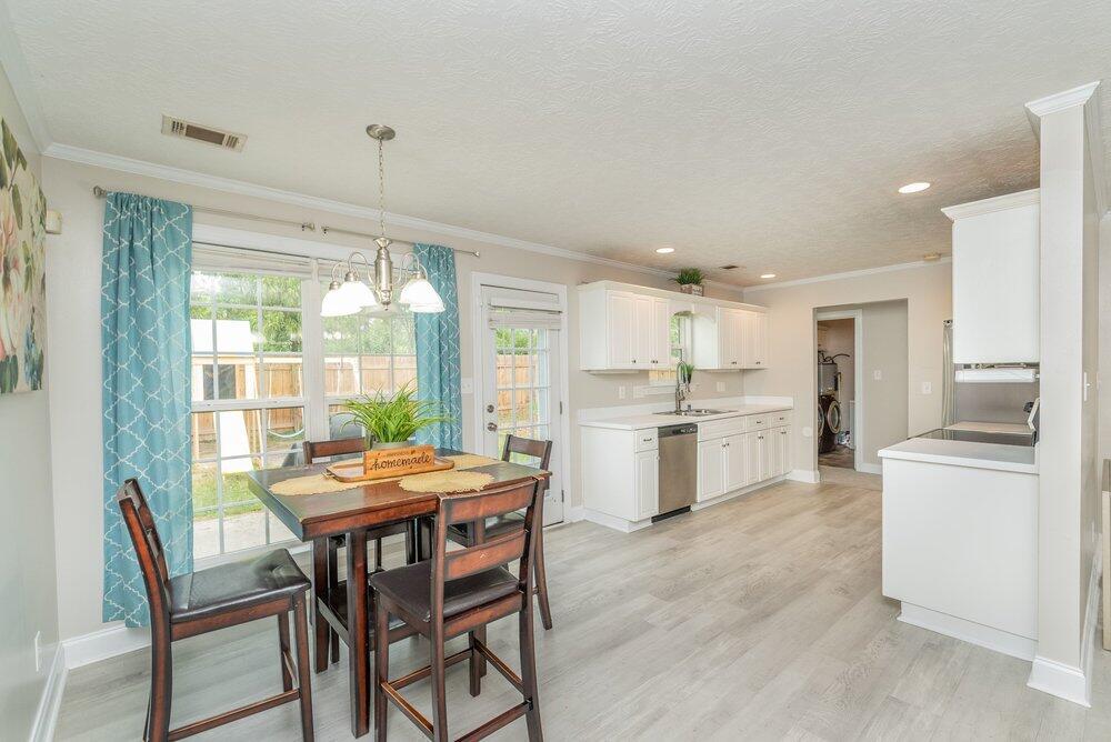 319 Twin Lakes Drive