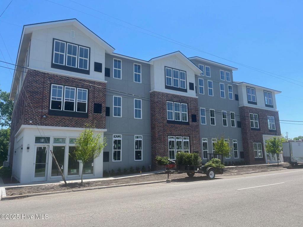Photo of 1704 Church Street #209, Wilmington, NC 28403 (MLS # 100544034)