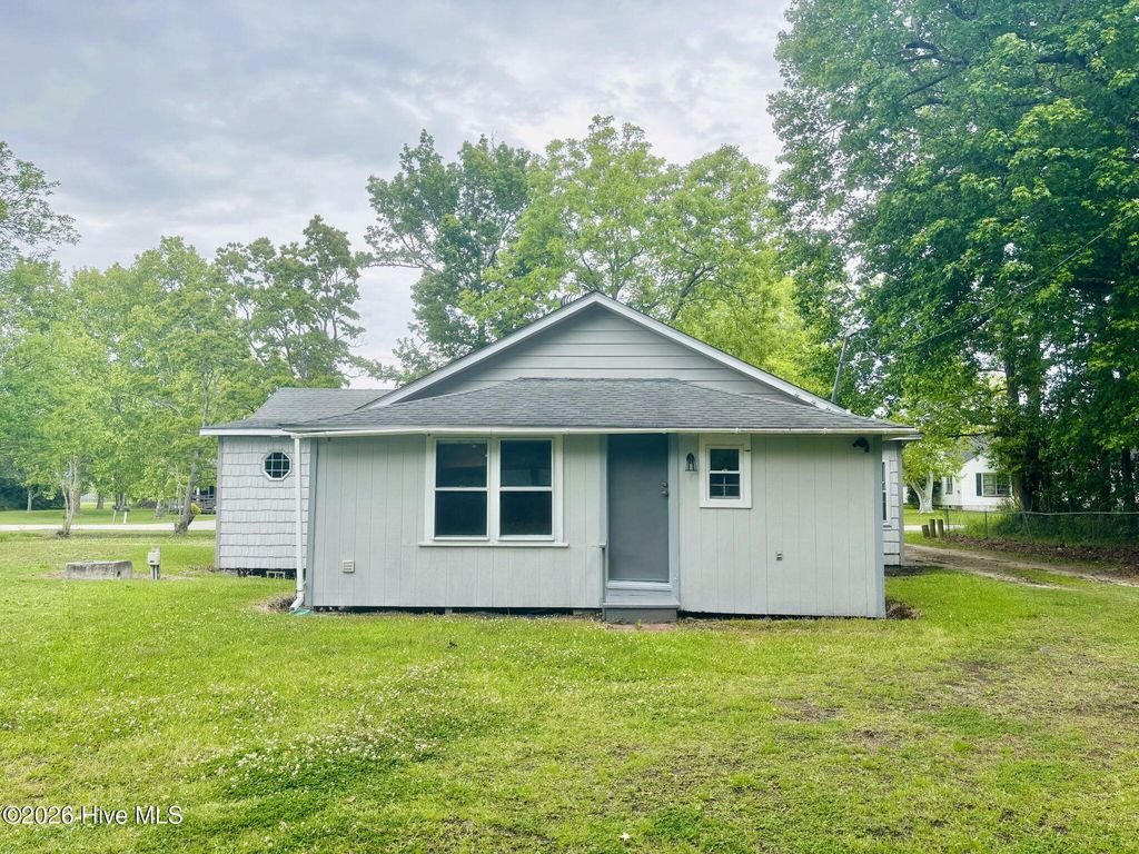 Photo of 580 Gillikin Road, Beaufort, NC (MLS # 100573038)