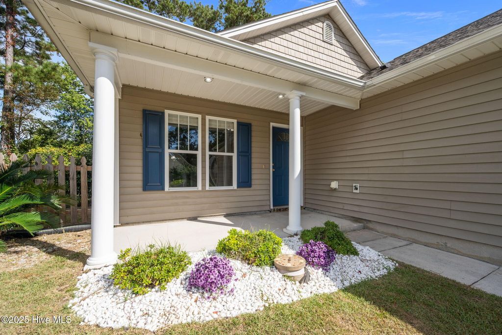 Photo of 101 Southern Magnolia Court, Hampstead, NC 28443 (MLS # 100532086)