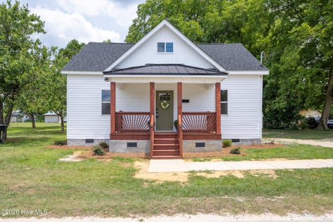 Homes For Sale - 309 Stetson Street<br/> Sampson County, Clinton, NC 28328