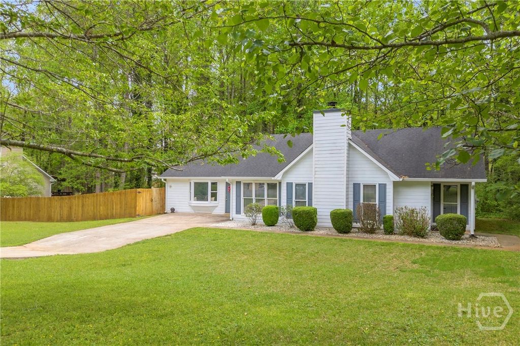 Photo of 1517 Country Court, Auburn, GA 30011 (MLS # CL353031)