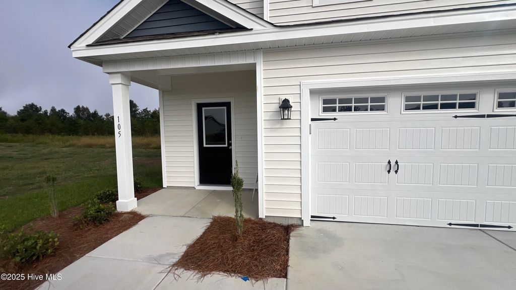 Photo of 105 Dole Court, Richlands, NC 28574 (MLS # 100505781)