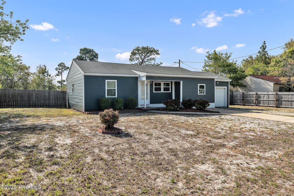 Photo of 33 Riegel Drive, Hubert, NC 28539 (MLS # 100567424)