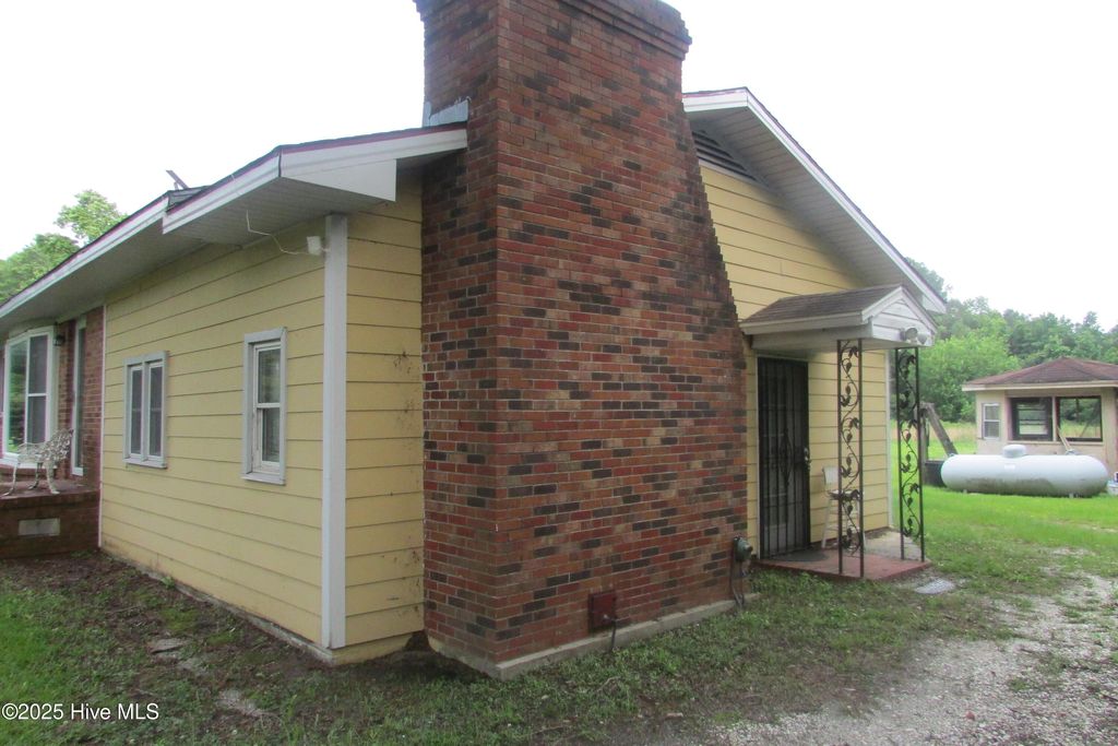 Photo of 291 Community Road, Warsaw, NC 28398 (MLS # 100544913)