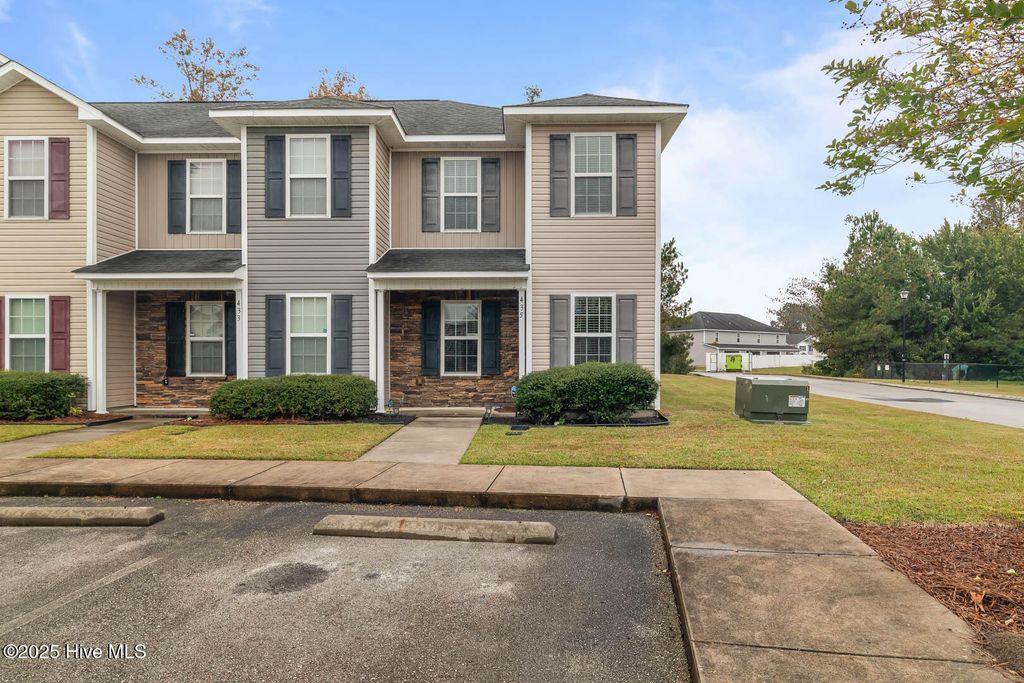 Photo of 435 Falls Cove, Jacksonville, NC 28546 (MLS # 100539103)