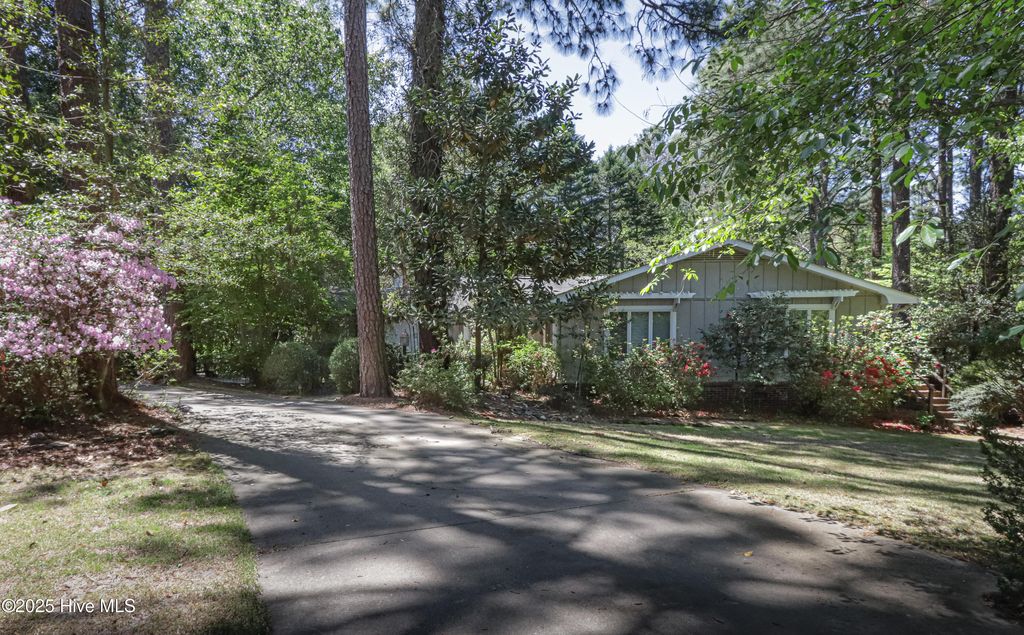 Photo of 1 Collett Lane, Pinehurst, NC 28374 (MLS # 100557379)