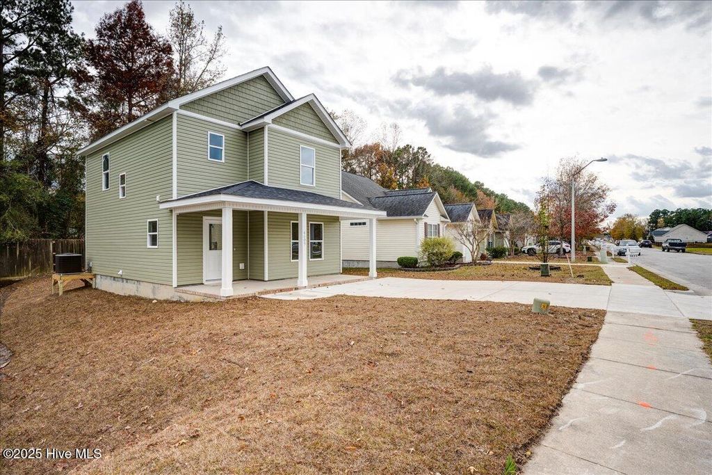 Photo of 4609 Rainmaker Drive, New Bern, NC 28562 (MLS # 100543714)