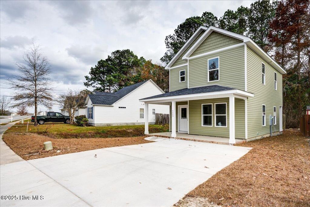 Photo of 4609 Rainmaker Drive, New Bern, NC 28562 (MLS # 100543714)