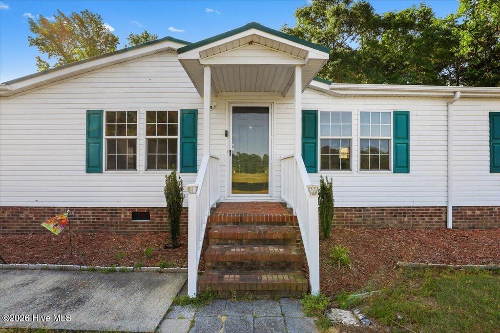 Photo of 4007 S Hwy 13 S, Snow Hill, NC 28580 (MLS # 100569134)