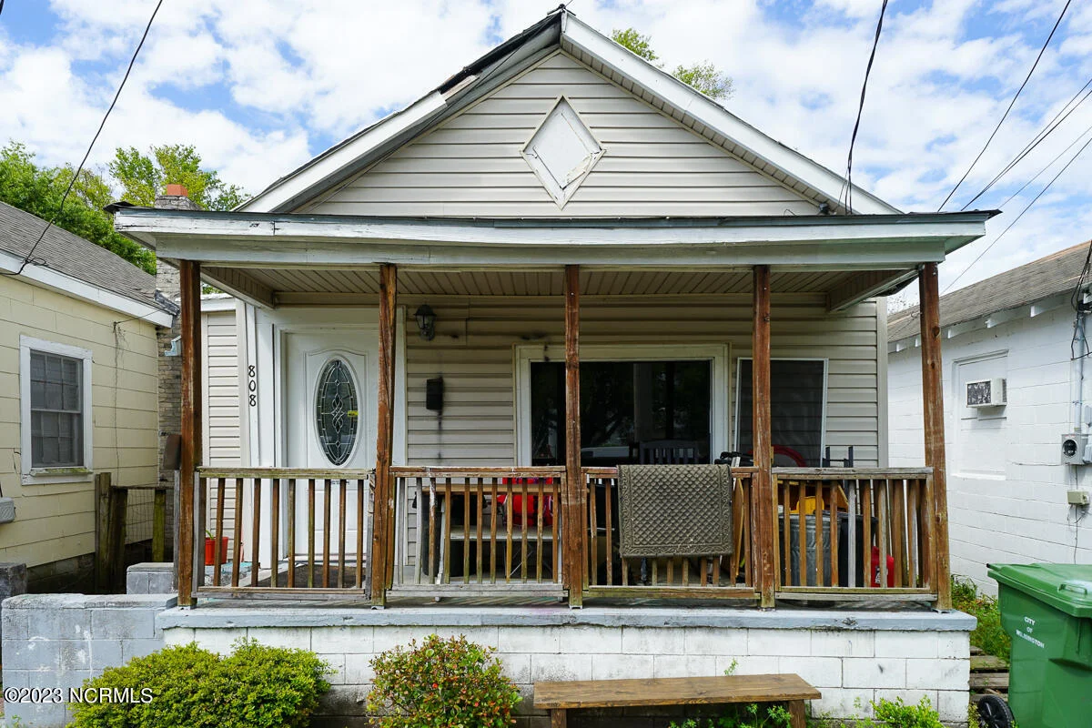 808 S 9th Street