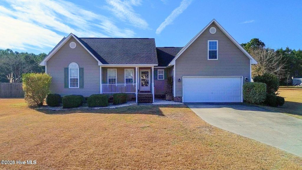 Photo of 327 Oakmont Drive, Hampstead, NC 28443 (MLS # 100548342)