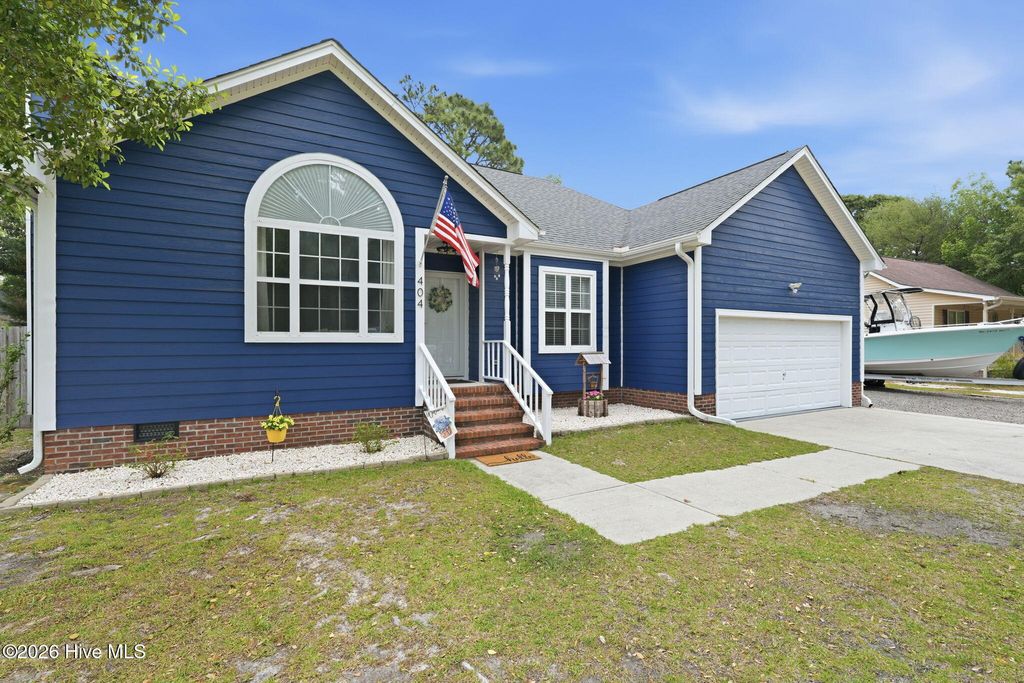 Photo of 404 Kingsworth Lane SE, Belville, NC 28451 (MLS # 100573473)