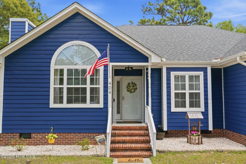 Photo of 404 Kingsworth Lane SE, Belville, NC 28451 (MLS # 100573473)