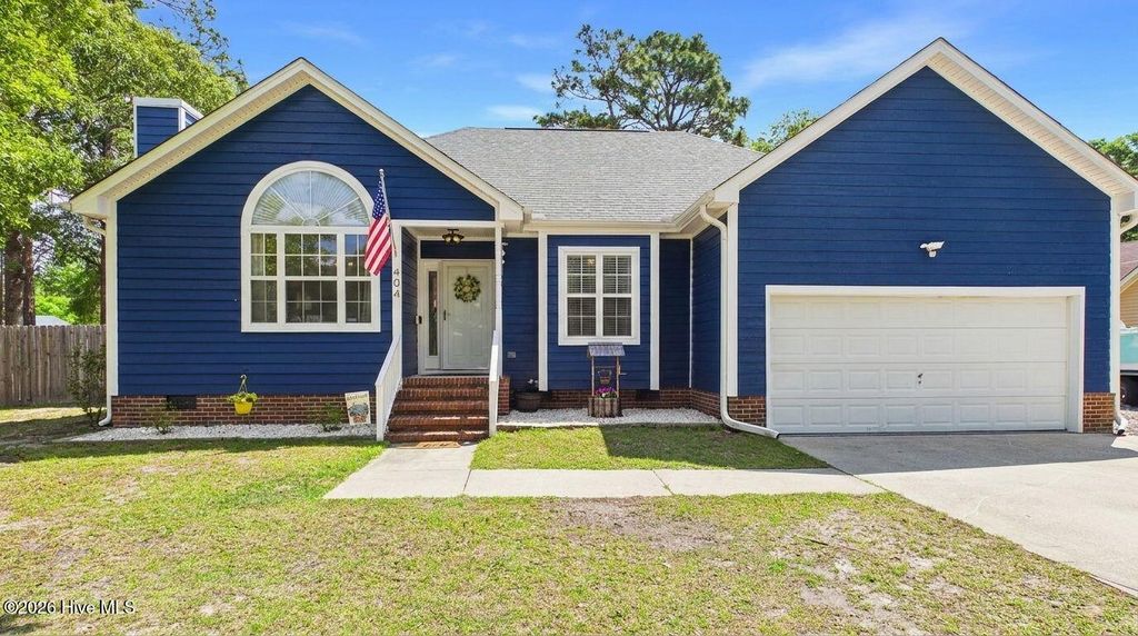 Photo of 404 Kingsworth Lane SE, Belville, NC 28451 (MLS # 100573473)