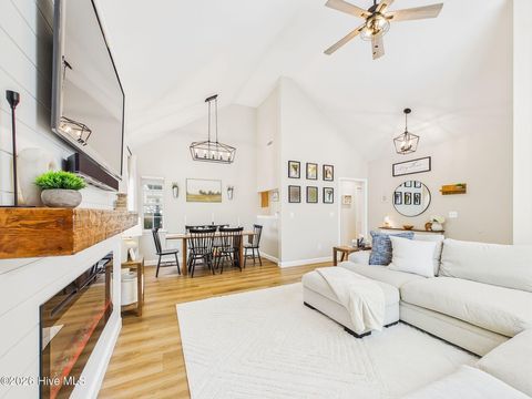 Tiny photo for 404 Kingsworth Lane SE, Belville, NC 28451 (MLS # 100573473)