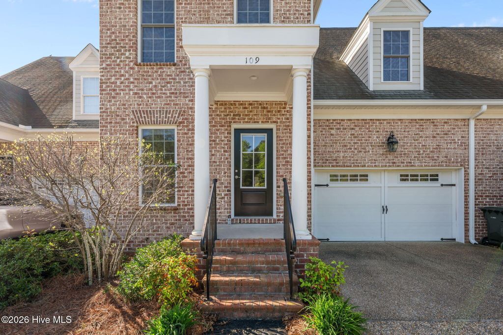 Photo of 109 Colonel Burgwyn Drive, New Bern, NC 28562 (MLS # 100564451)