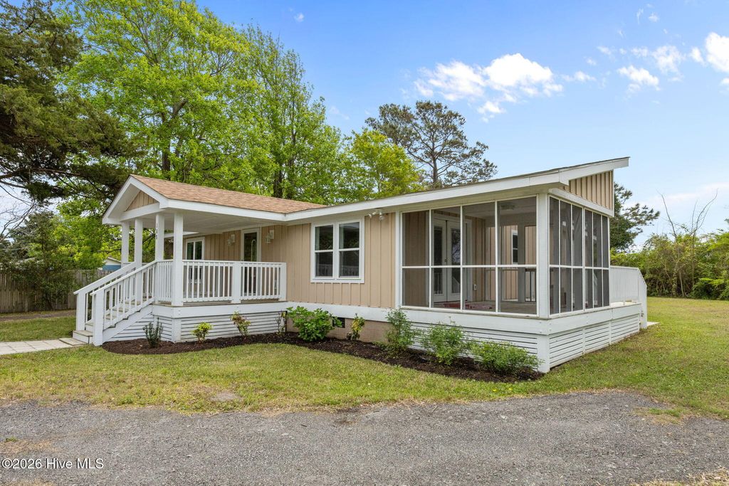 Photo of 108 Park Avenue, Beaufort, NC 28516 (MLS # 100566475)