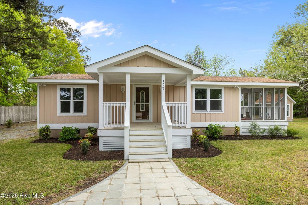 Photo of 108 Park Avenue, Beaufort, NC 28516 (MLS # 100566475)