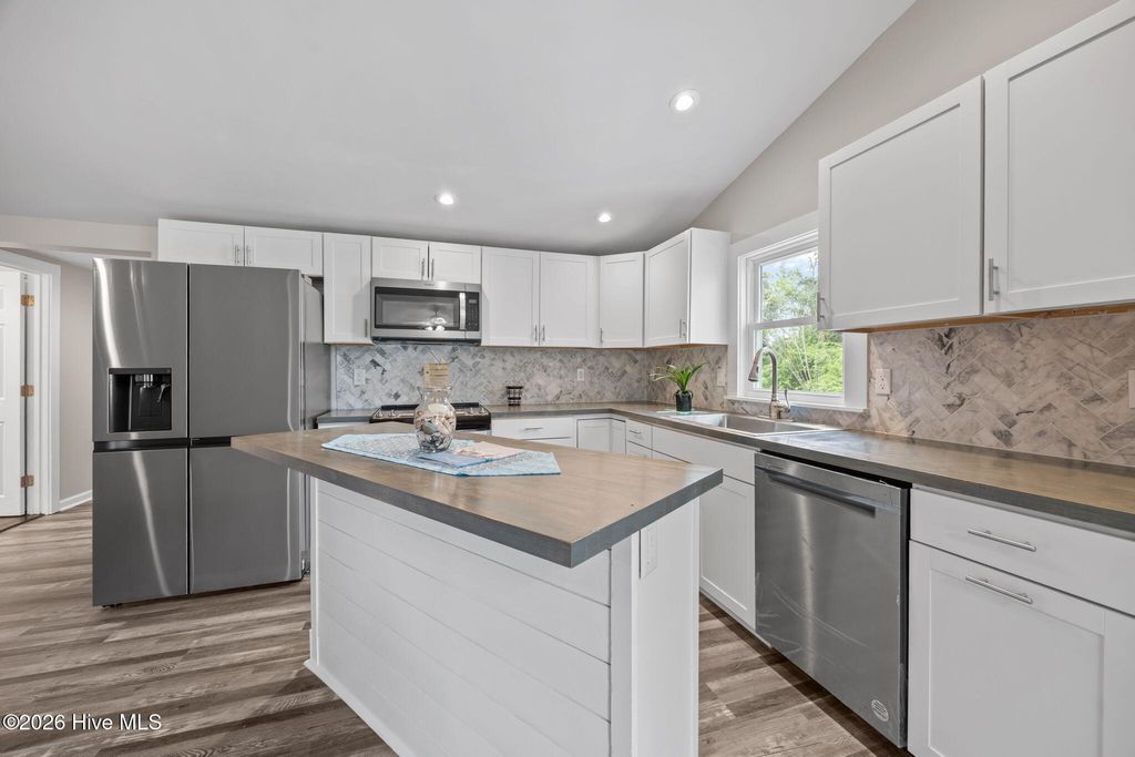 Photo of 108 Park Avenue, Beaufort, NC 28516 (MLS # 100566475)