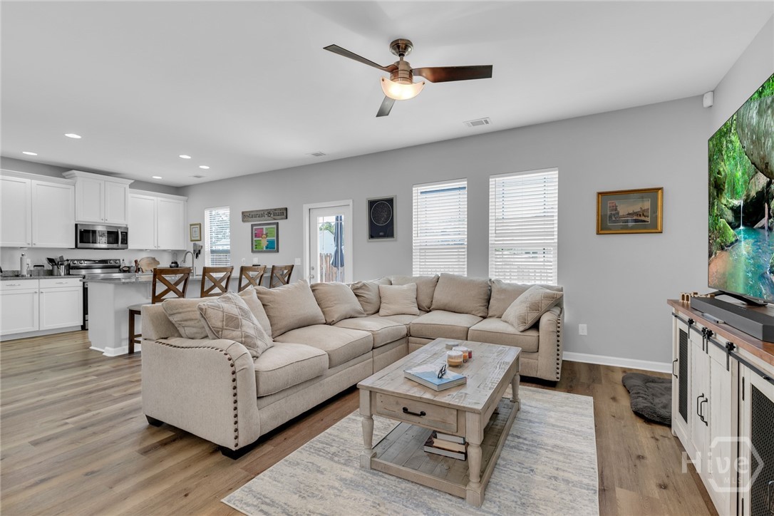 196 Chapel Lake S