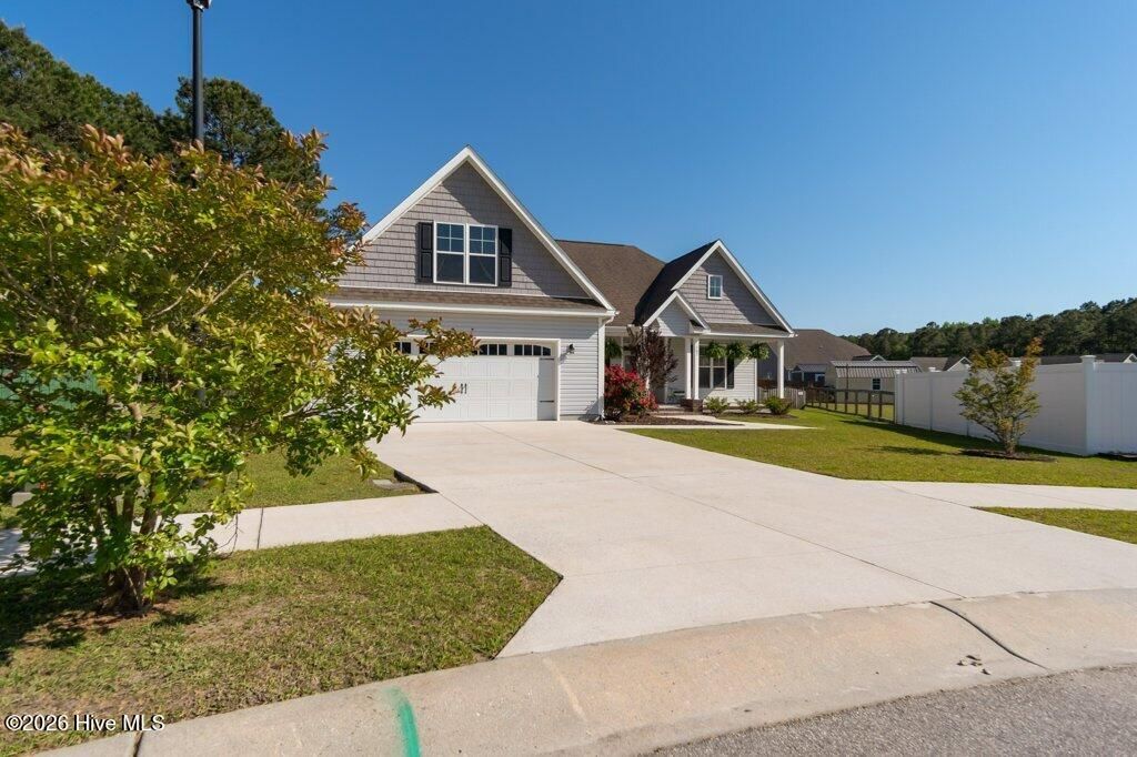 Photo of 302 Big Pine Court, Hubert, NC 28539 (MLS # 100569625)