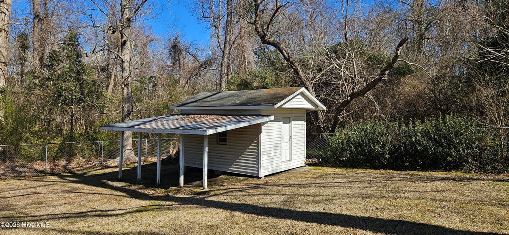 Photo of 118 Forest Drive W, Whiteville, NC 28472 (MLS # 100568184)