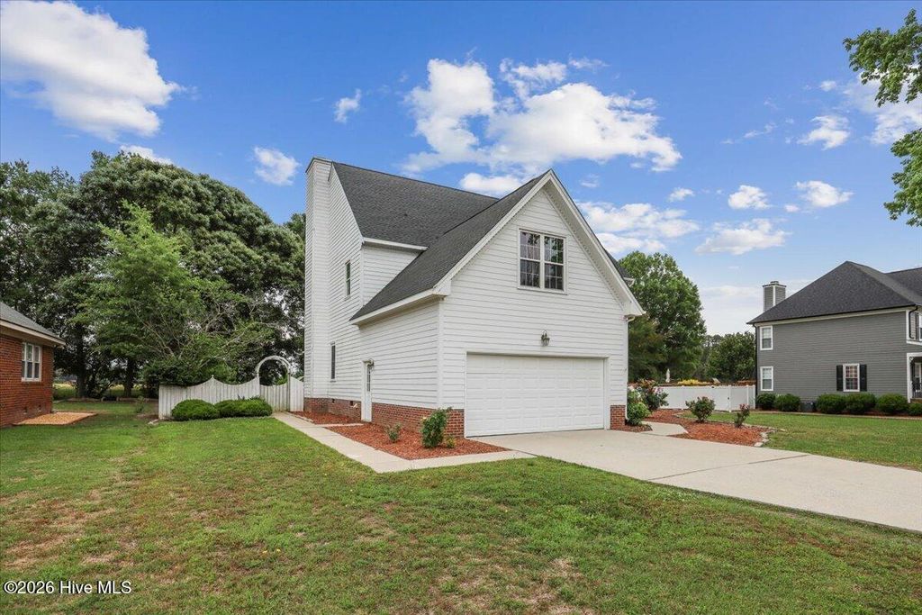 Photo of 206 Creekside Drive, Goldsboro, NC 27534 (MLS # 100574168)